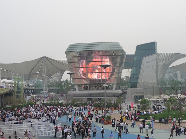 中國 上海世博 台灣館 白日 排隊人潮