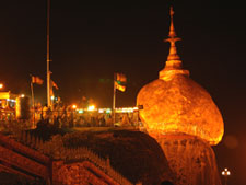 kyaikhtiyo pagoda festival photo 1