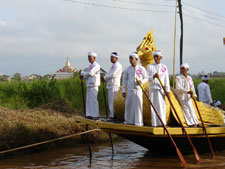 phaungdawoo pagoda festival photo 4