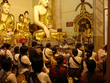shwedagon pagoda photo 2